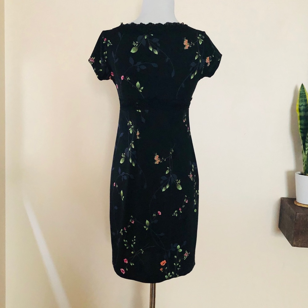 Dress - Picture 3 of 6